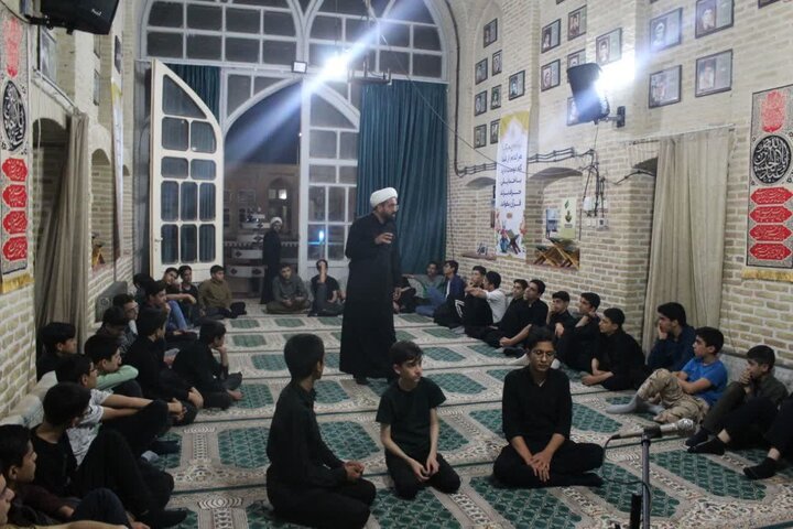 تصاویر/ برگزاری اردوی تربیتی (نسل نور) در مدرسه علمیه امام خمینی (ره) یزد