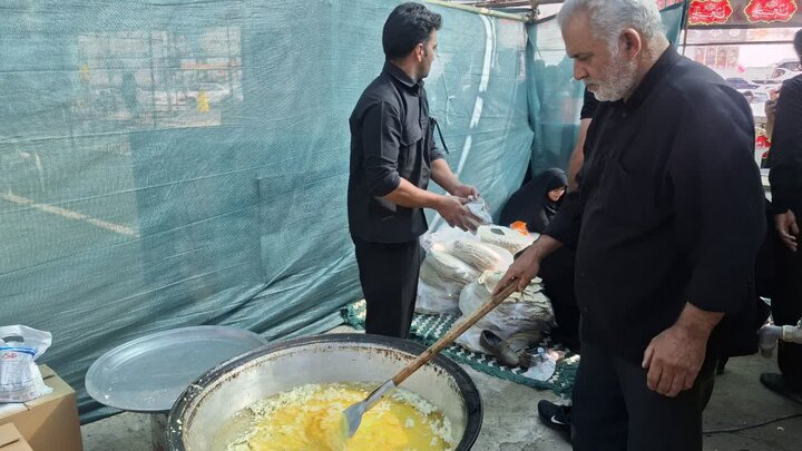 تصاویر/ خدمت رسانی موکب بخش برزک به زائرین رهبرشهید