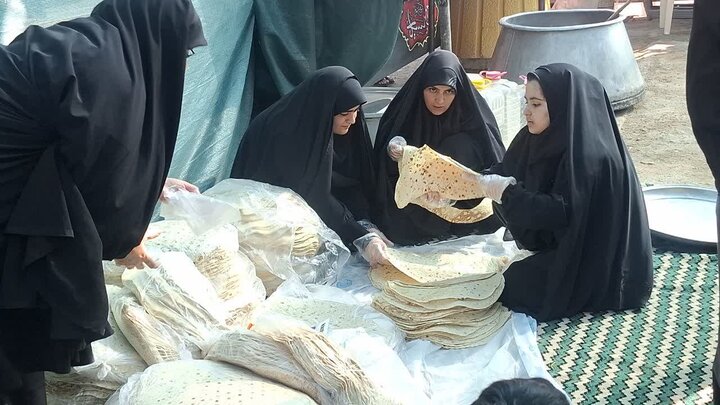 تصاویر/ خدمت رسانی موکب بخش برزک به زائرین رهبرشهید