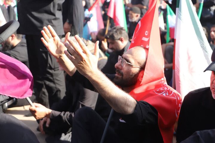 تصاویر / حضور مدیر ،اساتید وطلاب مدارس علمیه استان قزوین در مراسم تشییع قائد شهید امت در تهران