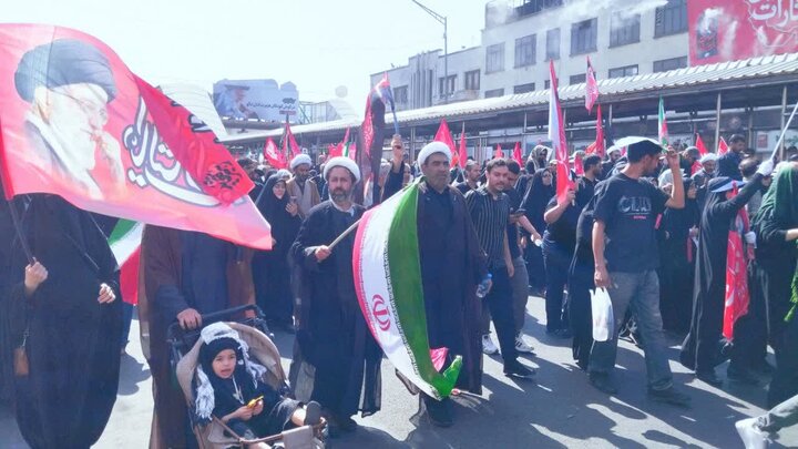 تصاویر / حضور مدیر ،اساتید وطلاب مدارس علمیه استان قزوین در مراسم تشییع قائد شهید امت در تهران