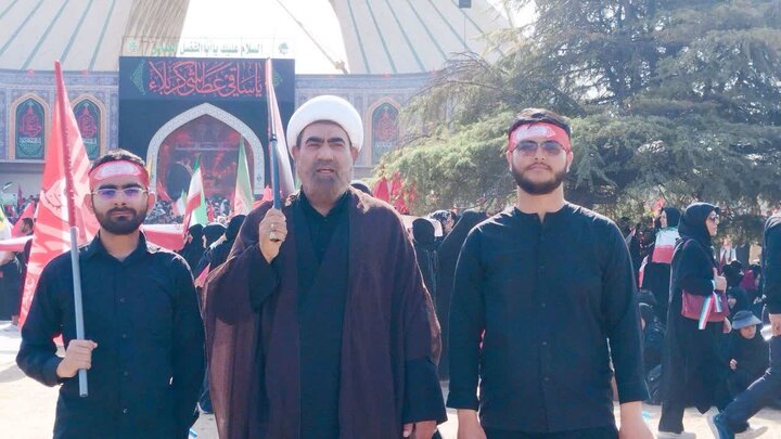 تصاویر / حضور مدیر ،اساتید وطلاب مدارس علمیه استان قزوین در مراسم تشییع قائد شهید امت در تهران