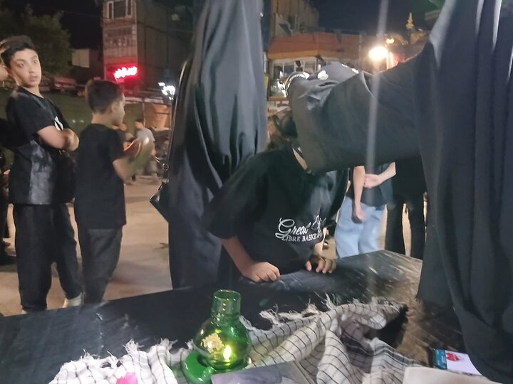 تصاویر/فعالیت طلاب مدرسه علمیه فاطمه‌الزهرا اراک در موکب شهید پاکپور