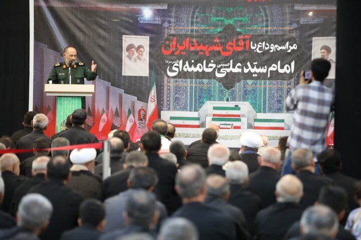 تصاویر/ مراسم وداع با آقای شهید ایران امام سید علی حسینی خامنه‌ای (قدس سره) در مصلای  ارومیه