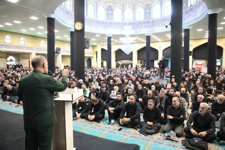 تصاویر/ مراسم وداع با آقای شهید ایران امام سید علی حسینی خامنه‌ای (قدس سره) در مصلای  ارومیه