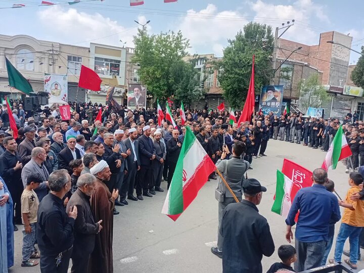 تصاویر/ جلوه هایی از حضور مردم ولایی شهرستان چالدران در تجمع وداع جاماندگان تشییع آقای شهید ایران
