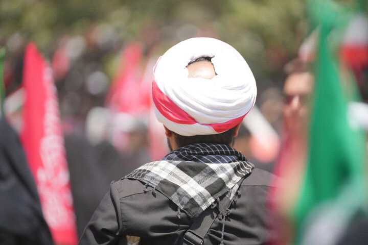 تصاویر/ حضور سراسری طلاب و روحانیون در تشییع قائد شهید