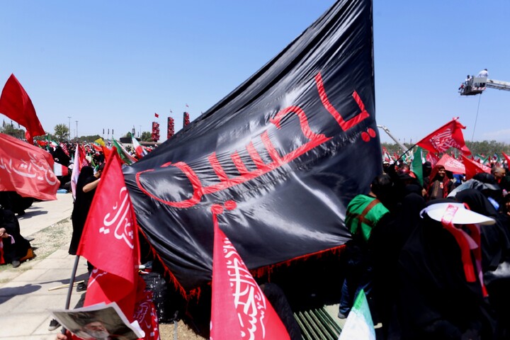 تصاویر/ بدرقه حماسی رهبر شهید انقلاب در تهران