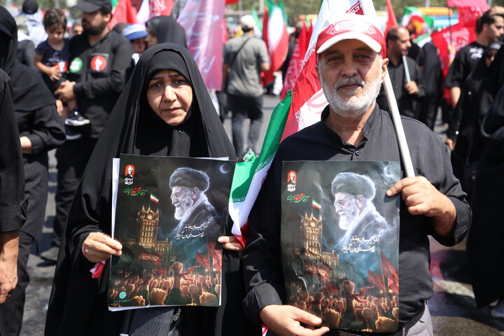 تصاویر/ بدرقه حماسی رهبر شهید انقلاب در تهران