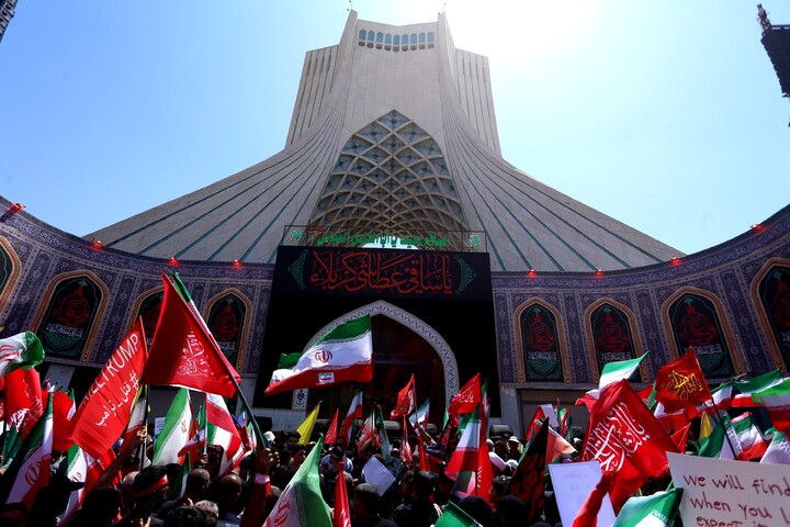 تصاویر/ بدرقه حماسی رهبر شهید انقلاب در تهران