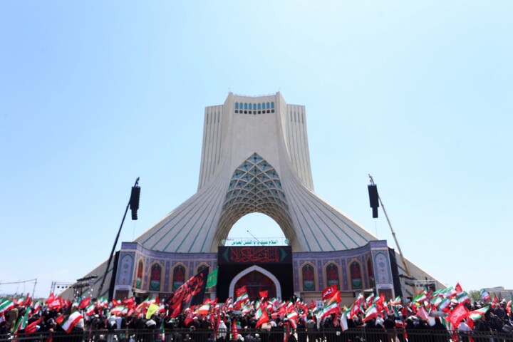تصاویر/ بدرقه حماسی رهبر شهید انقلاب در تهران