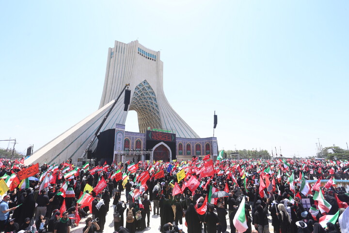 تصاویر/ بدرقه حماسی رهبر شهید انقلاب در تهران