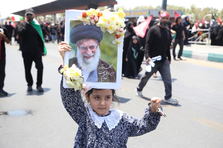 تصاویر/ بدرقه حماسی رهبر شهید انقلاب در تهران