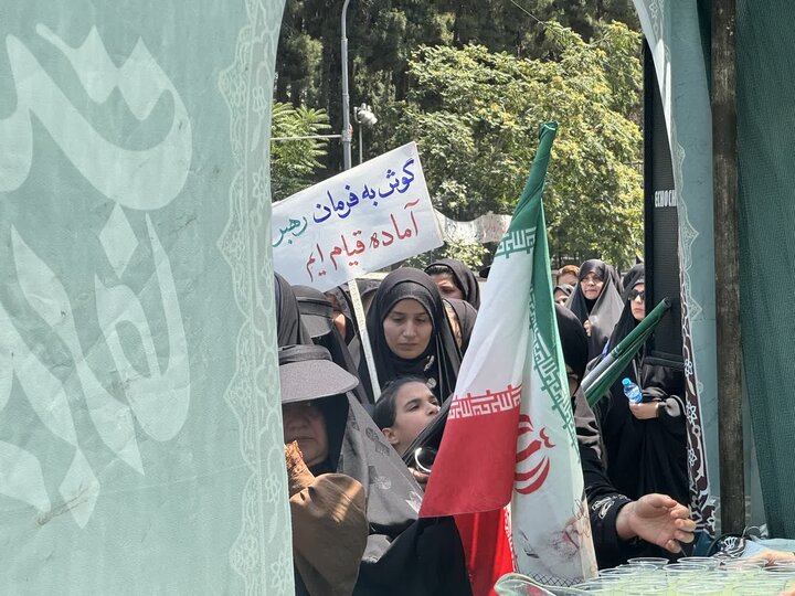 بتصاویر / تداوم خدمت رسانی موکب عبرات موسسه مدیریت حوزه علمیه استان قزوین به زائران مراسم تشییع آقای شهید ایران (-قسمت سوم )