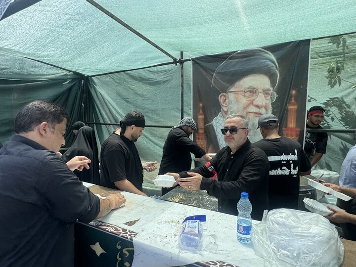 بتصاویر / تداوم خدمت رسانی موکب عبرات موسسه مدیریت حوزه علمیه استان قزوین به زائران مراسم تشییع آقای شهید ایران (-قسمت سوم )