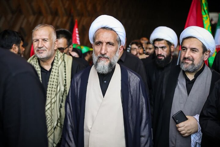 حضور امام جمعه قزوین در مراسم تشییع قائد شهید امت
