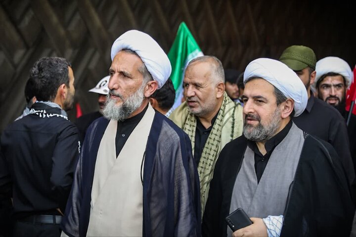 حضور امام جمعه قزوین در مراسم تشییع قائد شهید امت
