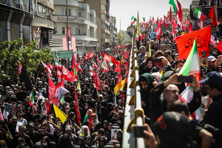 حضور امام جمعه قزوین در مراسم تشییع قائد شهید امت
