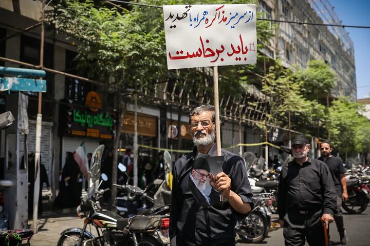 حضور امام جمعه قزوین در مراسم تشییع قائد شهید امت
