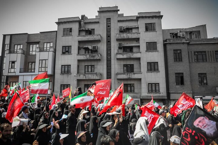 حضور امام جمعه قزوین در مراسم تشییع قائد شهید امت
