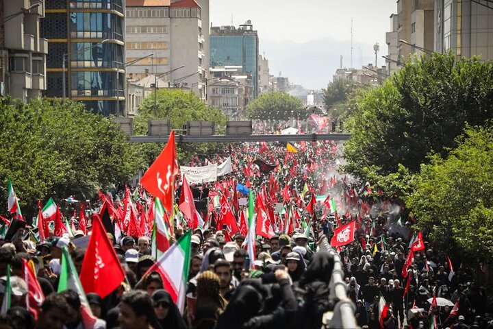 حضور امام جمعه قزوین در مراسم تشییع قائد شهید امت
