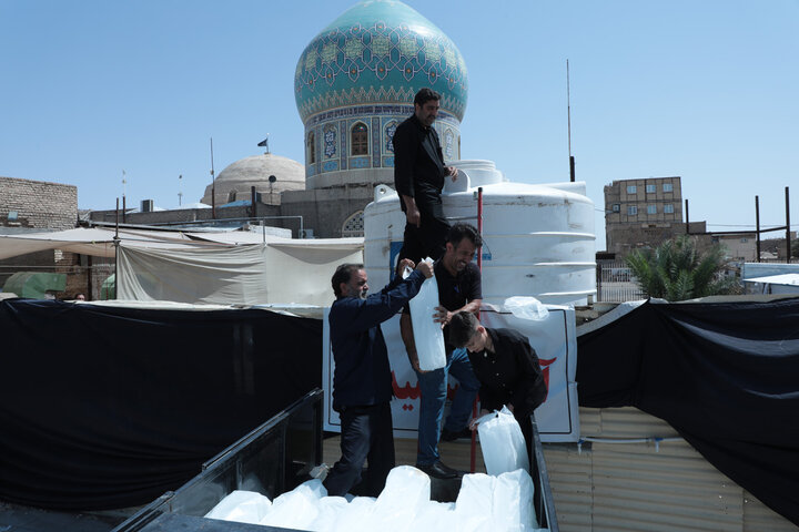 تصاویر/ خدمات گسترده حرم امامزاده موسی مبرقع(ع) برای زائران تشییع پیکر رهبر شهید انقلاب