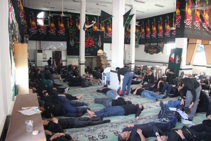 تصاویر / تدارکات اسکان و پذیرایی در امامزادگان ابراهیم و محمد(ع) قم برای زائران تشییع رهبر شهید
