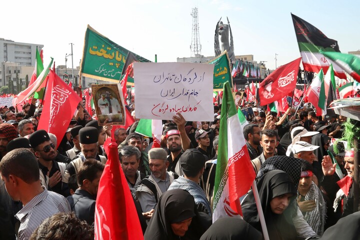 تصاویر/ حضور بختیاری‌ها در مراسم رهبر شهید