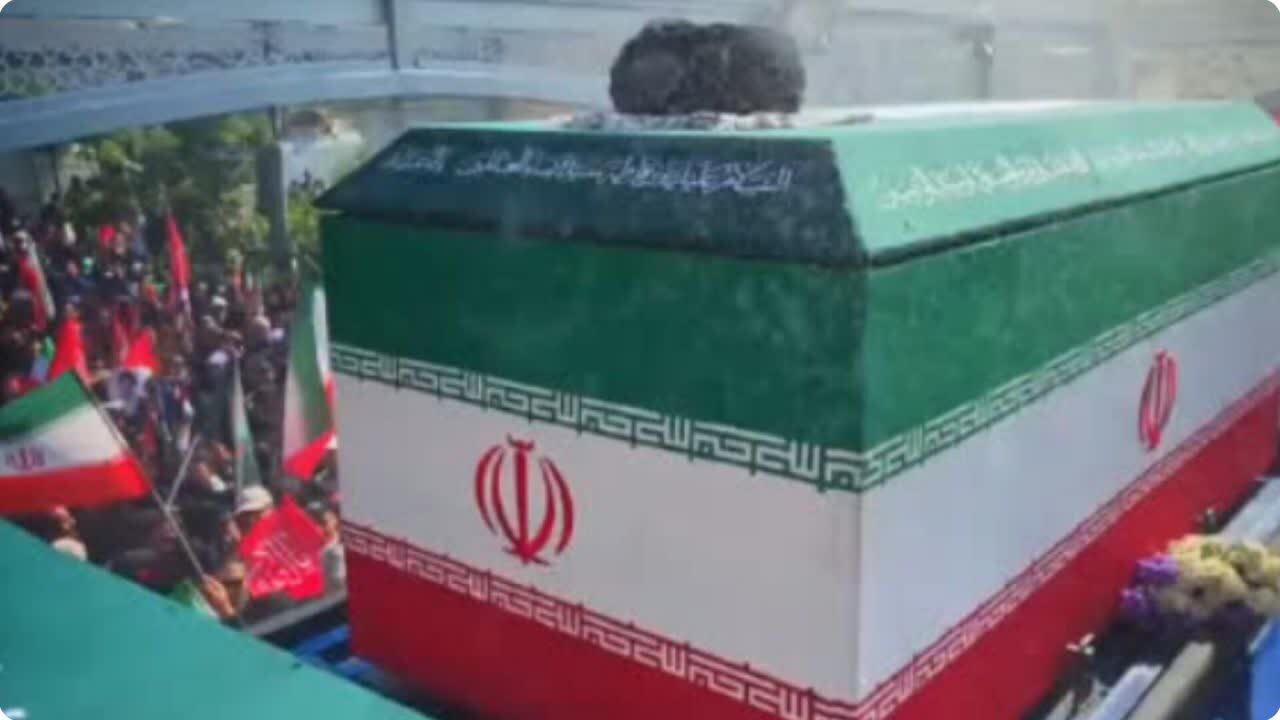 فيديو | انطلاق مراسم التشييع الشعبي للقائد الشهيد الإمام الخامنئي في طهران