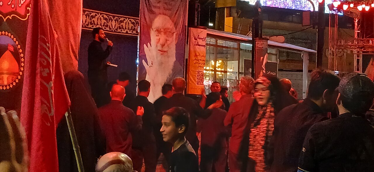 مراسم سوگواری رهبرشهید دراجتماعات مردمی مشهد