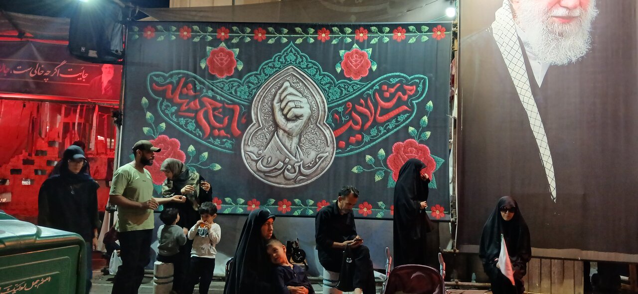 مراسم سوگواری رهبرشهید دراجتماعات مردمی مشهد