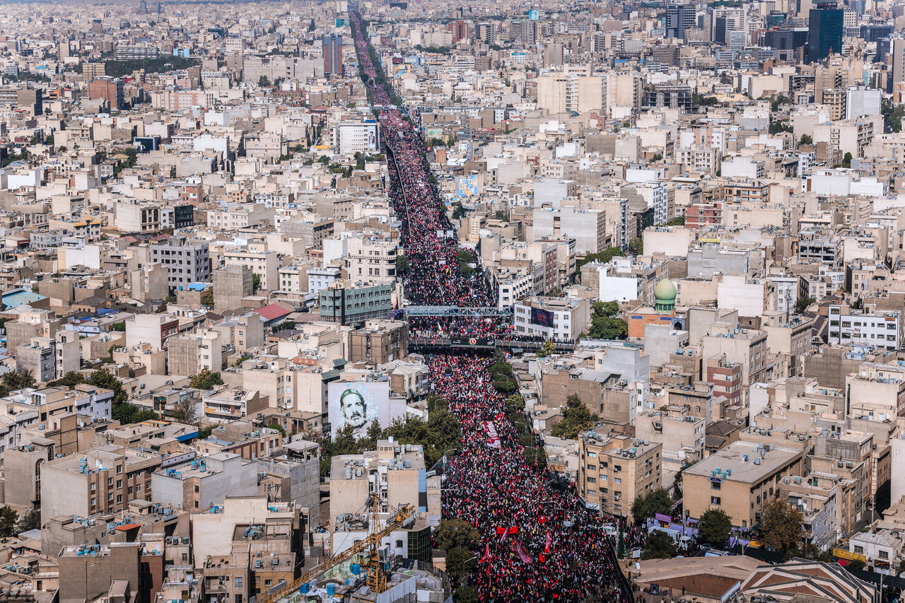 Tehran Cikin Jimamin Shahidin Jagoran Juyin Juya Halin Musulunci; Tun Wayewar Garin Yau Miliyoyin Masoya Sun Cika Hanyoyin Jana'izar