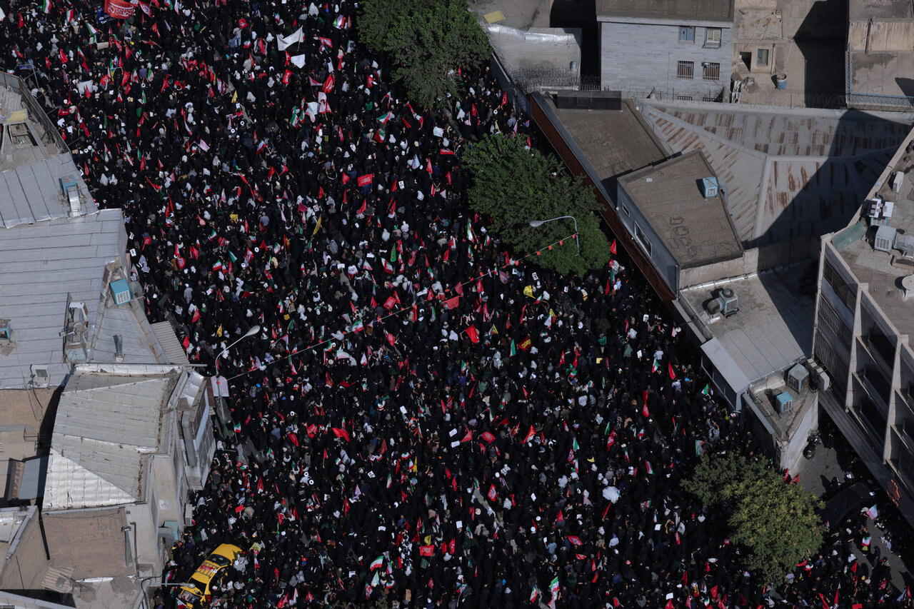 Tehran Cikin Jimamin Shahidin Jagoran Juyin Juya Halin Musulunci; Tun Wayewar Garin Yau Miliyoyin Masoya Sun Cika Hanyoyin Jana'izar