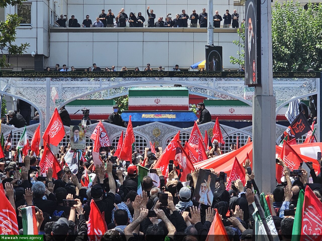 امروز، قیامتِ عشق است و تهران، کربلای انتظار»/ امام رفت
