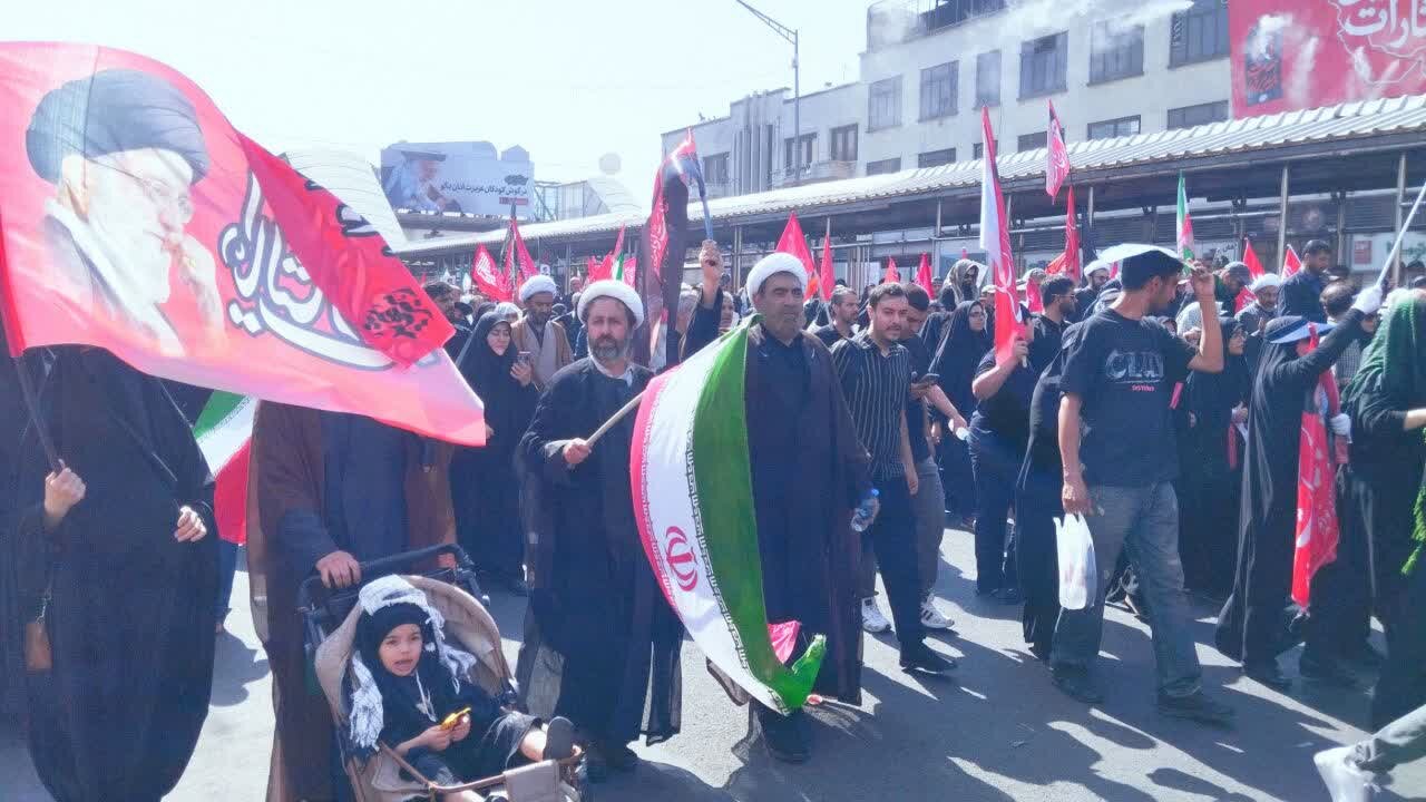 فیلم | حضور مدیر حوزه علمیه استان قزوین در مراسم تشییع آقای شهید ایران