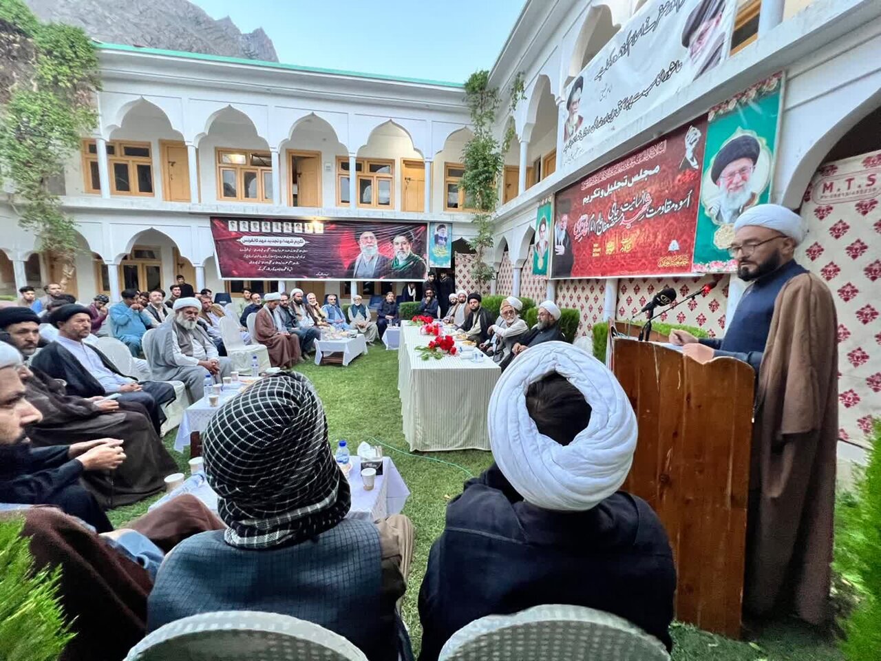 سکردو میں رہبرِ شہید کی یاد میں عظیم الشان اجتماع: رہبرِ معظم کی پوری زندگی توحید، عدل، آزادی، عزتِ امت اور مظلوموں کی حمایت کے لیے وقف رہی، مقررین