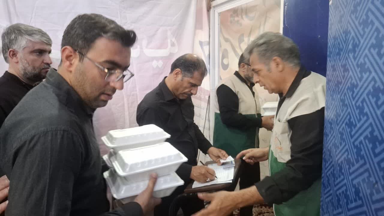 اسکان زائران از ۱۶استان کشور در موکب خادم‌الرضا کاشان
