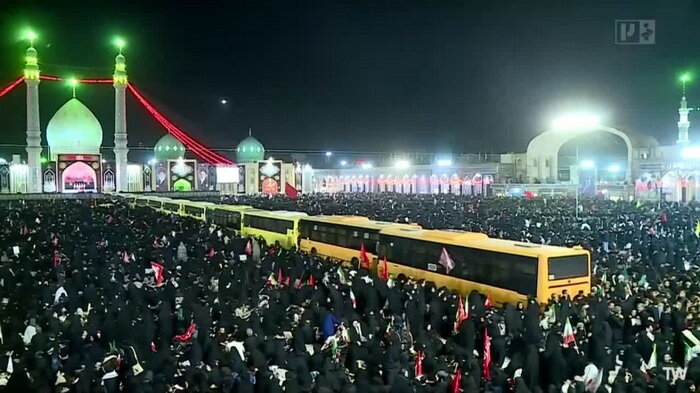 آغاز مراسم وداع با امام شهید در مسجد جمکران + عکس و فیلم
