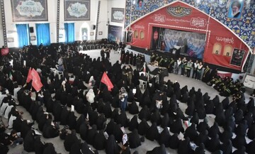 تصاویر/ مراسم باشکوه وداع بانوان خرم‌آبادی با رهبر شهید