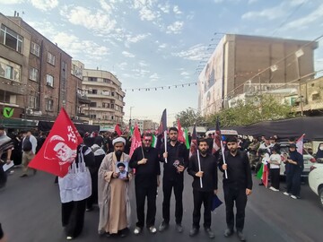 تصاویر/ حضور طلاب همدانی در تشییع امام شهید