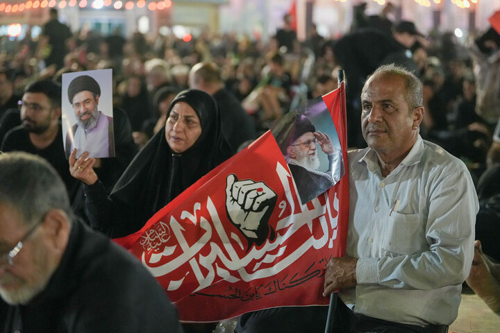 L’atmosfera della sacra Moschea di Jamkaran alla vigilia della cerimonia funebre del Leader della Rivoluzione Islamica a Qom