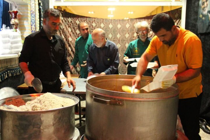 تصاویر /خادم‌گونه در مسیر وداع؛ گزارشی از میزبانی گرم امامزاده علی بن جعفر(ع)از زائران رهبر شهید