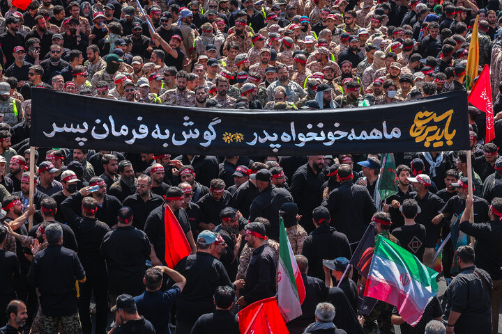 تصاویر هوایی از جمعیت عظیم در تشییع پیکر مطهر آقای شهید ایران
