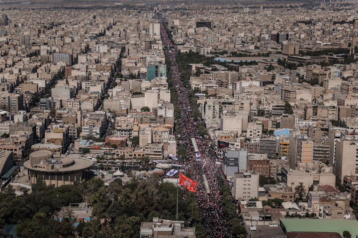 تصاویر هوایی از جمعیت عظیم در تشییع پیکر مطهر آقای شهید ایران