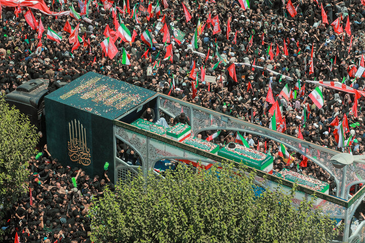 تصاویر هوایی از جمعیت عظیم در تشییع پیکر مطهر آقای شهید ایران