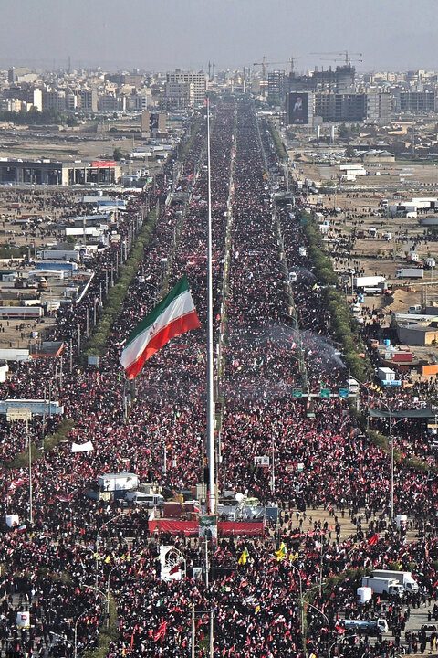 تصاویر/ اقامه نماز و تشییع پیکر مطهر رهبر شهید انقلاب اسلامی در قم