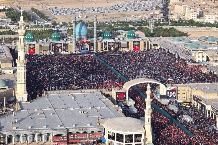 مشاهد جوية مهيبة لتوديع أهالي قم للإمام الخامنئي (قدس سره)