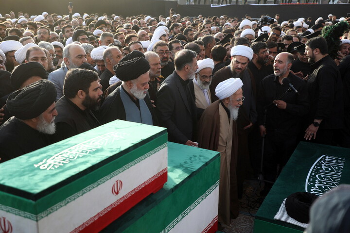 قم المقدسہ میں رہبر شہید (رہ) کی تشییع کے مناظر