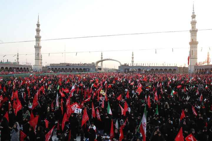 قم المقدسہ میں رہبر شہید (رہ) کی تشییع کے مناظر
