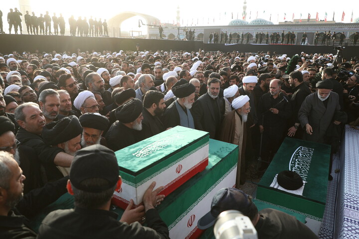 قم المقدسہ میں رہبر شہید (رہ) کی تشییع کے مناظر